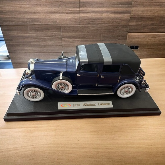 1930 Packard LeBaron Die Cast Model Car - Picture 1 of 7